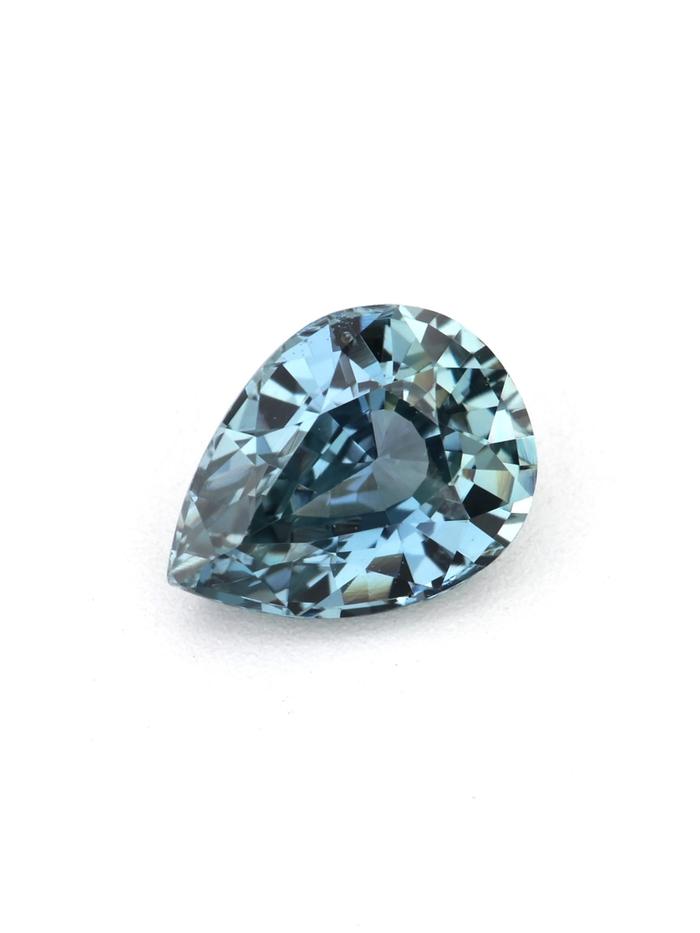 Nangi fine jewelry - blue gemstone in gold