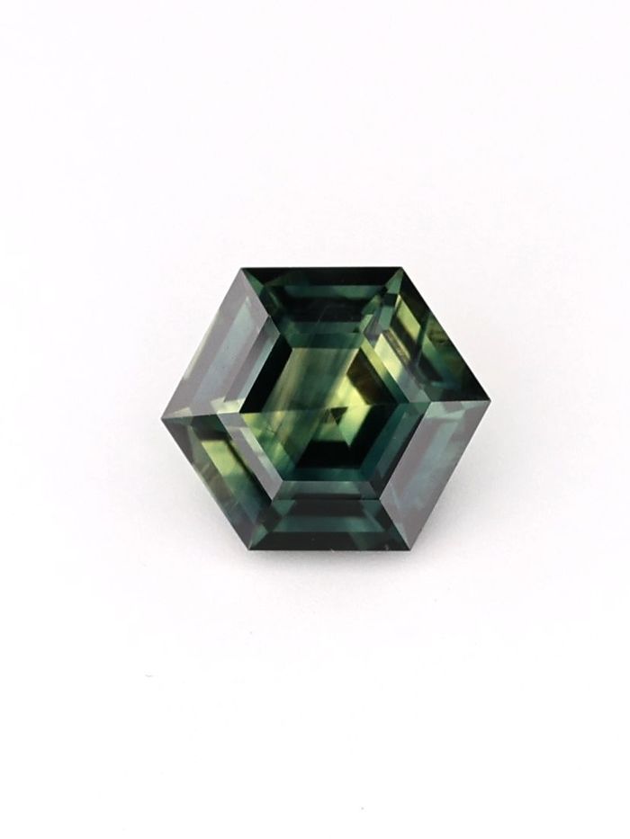 Nangi fine jewelry - green sapphire gemstone in gold