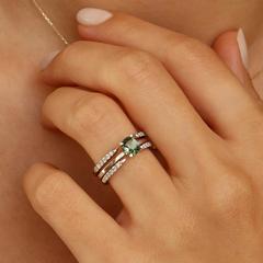 Nangi fine jewelry - teal / Peacock sapphire ring in white gold