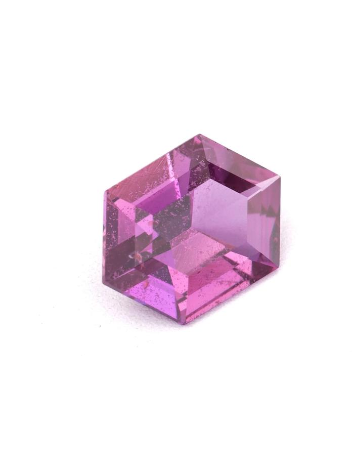 Nangi fine jewelry - pink sapphire gemstone in gold