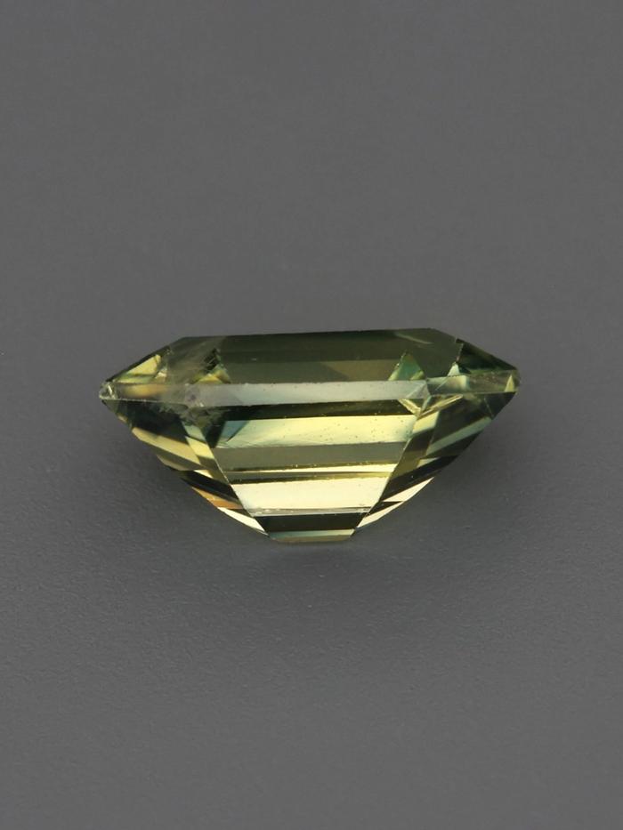 Nangi fine jewelry - green gemstone in gold