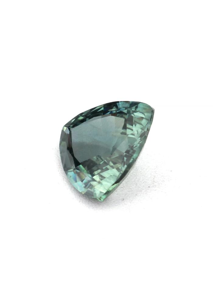 Nangi fine jewelry - green gemstone in gold