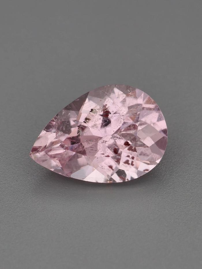 Nangi fine jewelry - pink gemstone in gold
