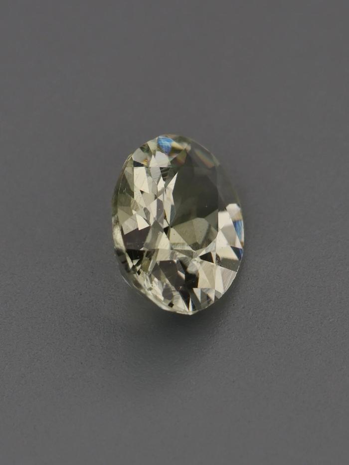 Nangi fine jewelry - green gemstone in gold