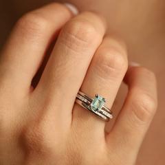 Nangi fine jewelry - green ring in white gold