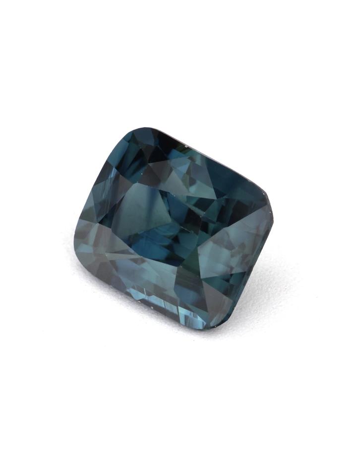 Nangi fine jewelry - green gemstone in gold