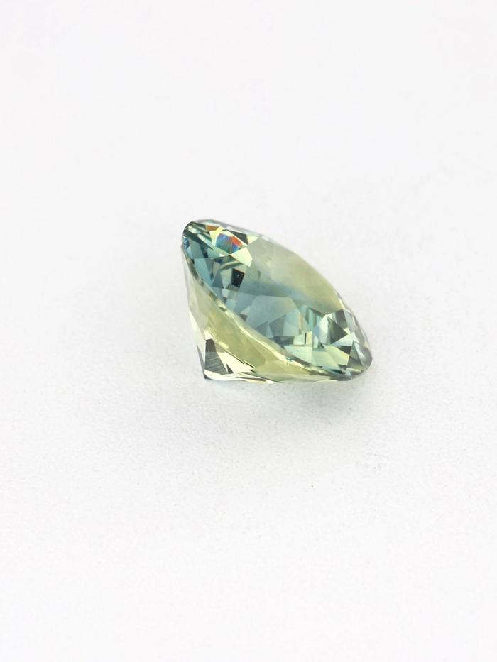 Nangi fine jewelry - green sapphire gemstone in gold