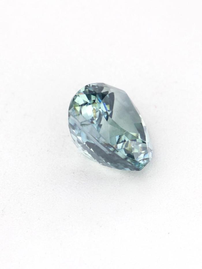 Nangi fine jewelry - blue gemstone in gold