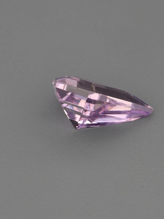 Nangi fine jewelry - pink gemstone in gold