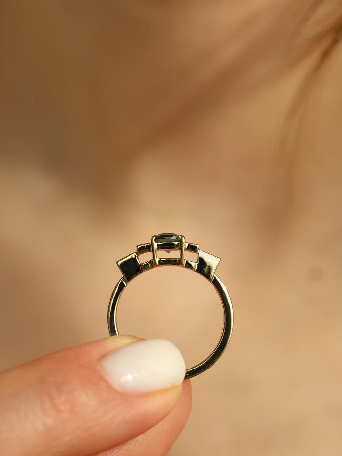 Nangi fine jewelry - teal / Peacock ring in yellow gold