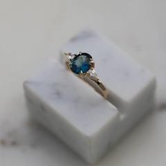 Nangi fine jewelry - blue ring in yellow gold