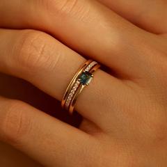 Nangi fine jewelry - blue sapphire ring in yellow gold