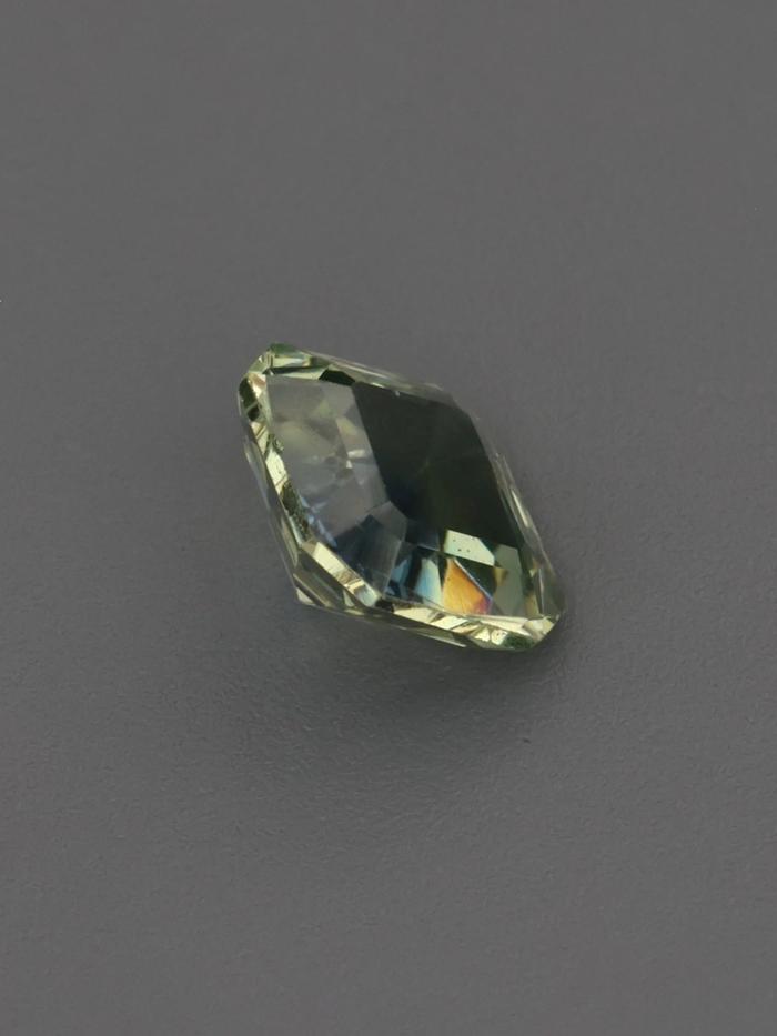 Nangi fine jewelry - green gemstone in gold