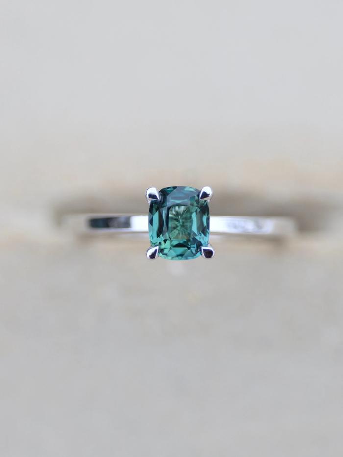 Nangi fine jewelry - teal sapphire ring in white gold