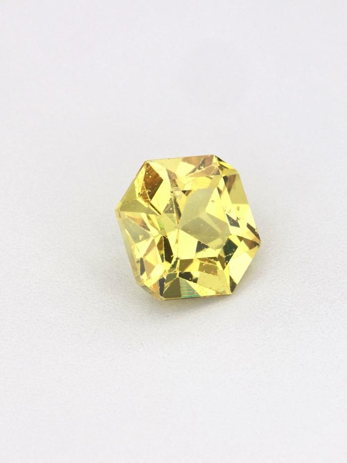 Nangi fine jewelry - yellow gemstone in gold