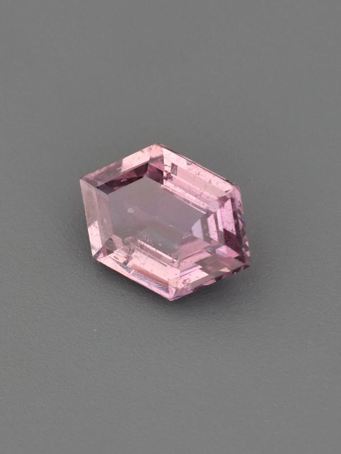 Nangi fine jewelry - pink gemstone in gold
