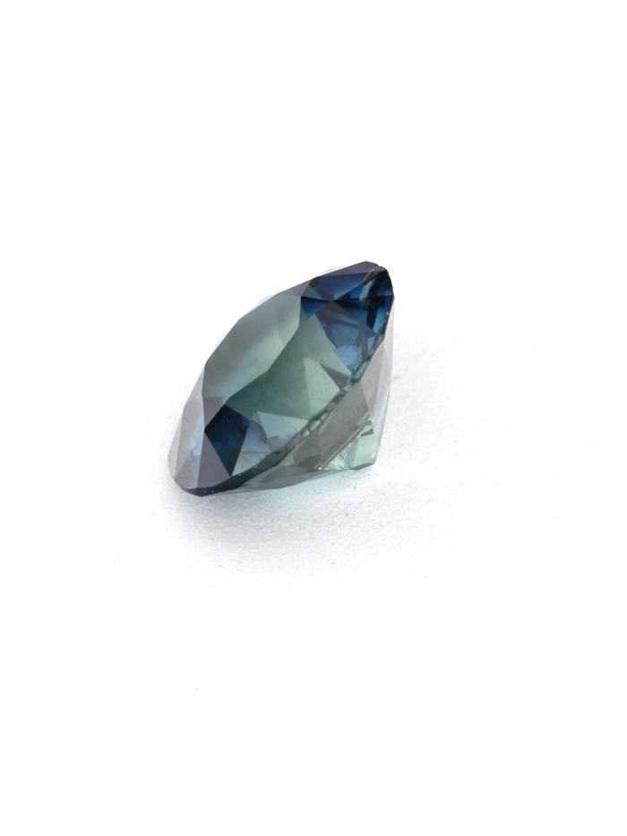 Nangi fine jewelry - blue sapphire gemstone in gold