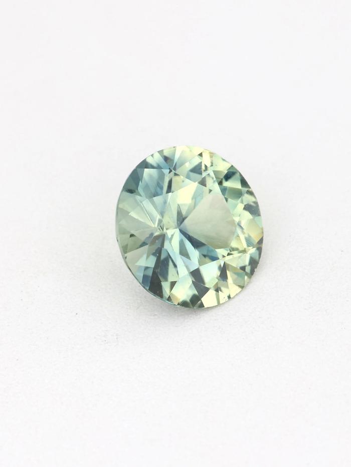 Nangi fine jewelry - green sapphire gemstone in gold