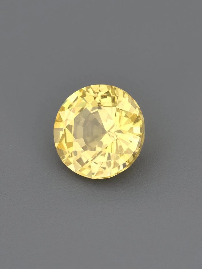 Nangi fine jewelry - yellow gemstone in gold