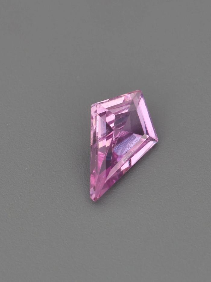 Nangi fine jewelry - pink gemstone in gold