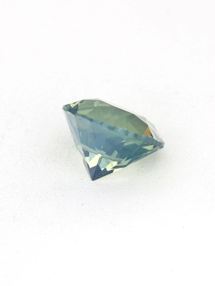 Nangi fine jewelry - green gemstone in gold