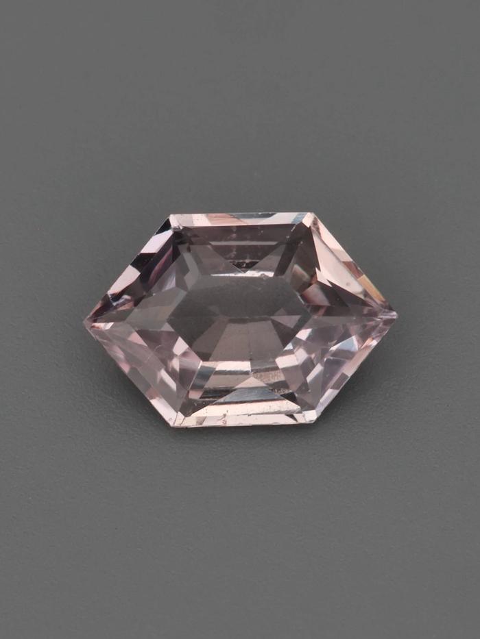 Nangi fine jewelry - pink gemstone in gold