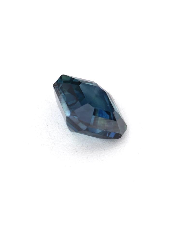 Nangi fine jewelry - blue gemstone in gold