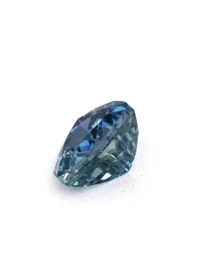 Nangi fine jewelry - blue gemstone in gold
