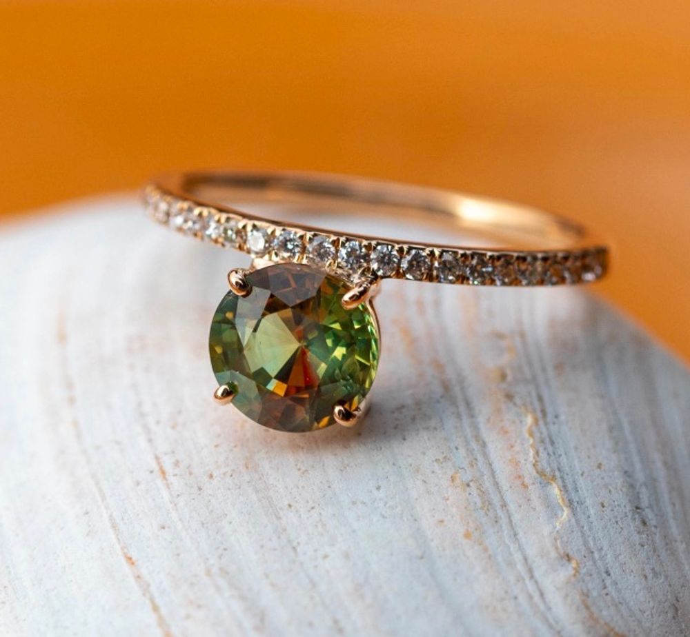 Nangi fine jewelry - sapphire ring in rose_gold