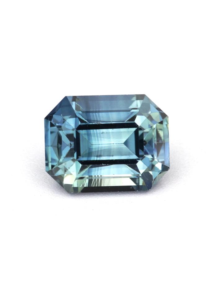 Nangi fine jewelry - teal / Peacock sapphire gemstone in gold