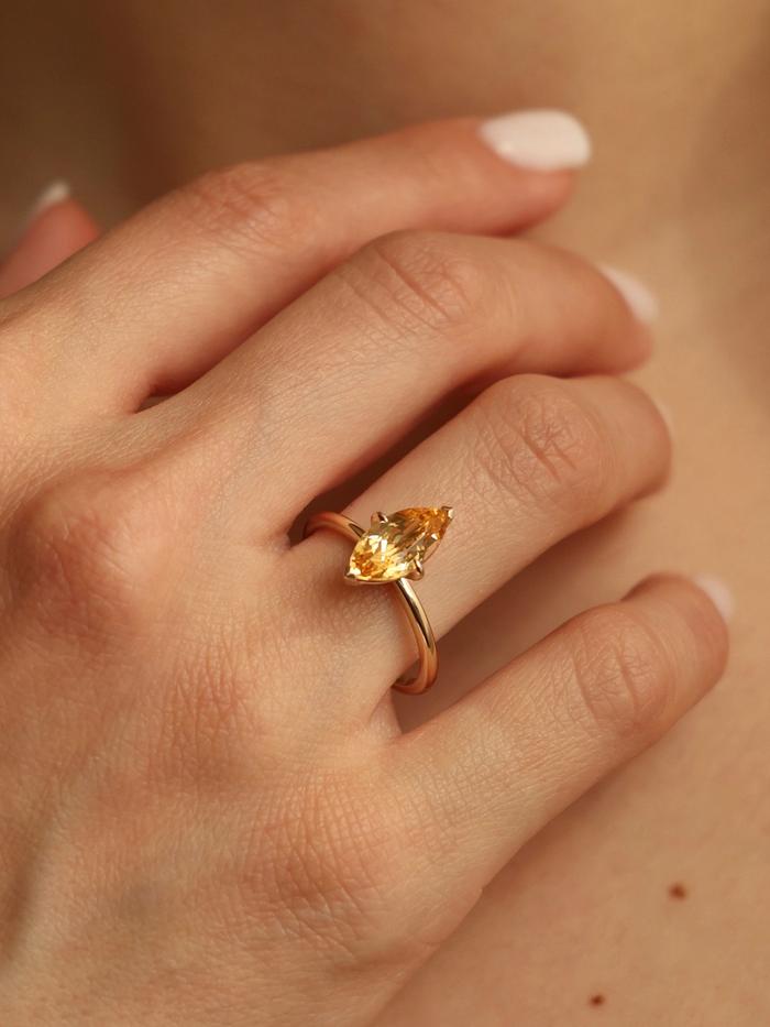 Nangi fine jewelry - yellow ring in gold