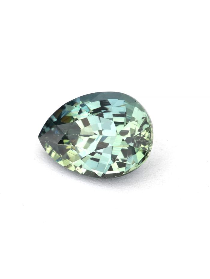 Nangi fine jewelry - teal / Peacock sapphire gemstone in gold