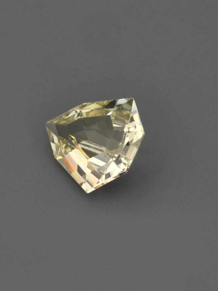 Nangi fine jewelry - champagne gemstone in gold