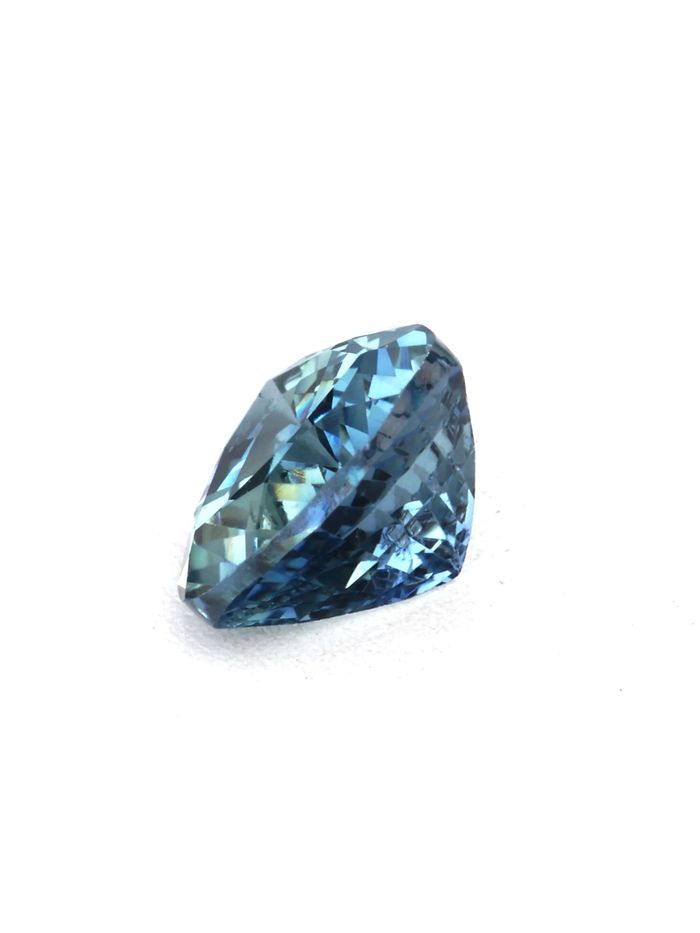 Nangi fine jewelry - blue gemstone in gold