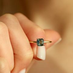 Nangi fine jewelry - teal / Peacock ring in yellow gold