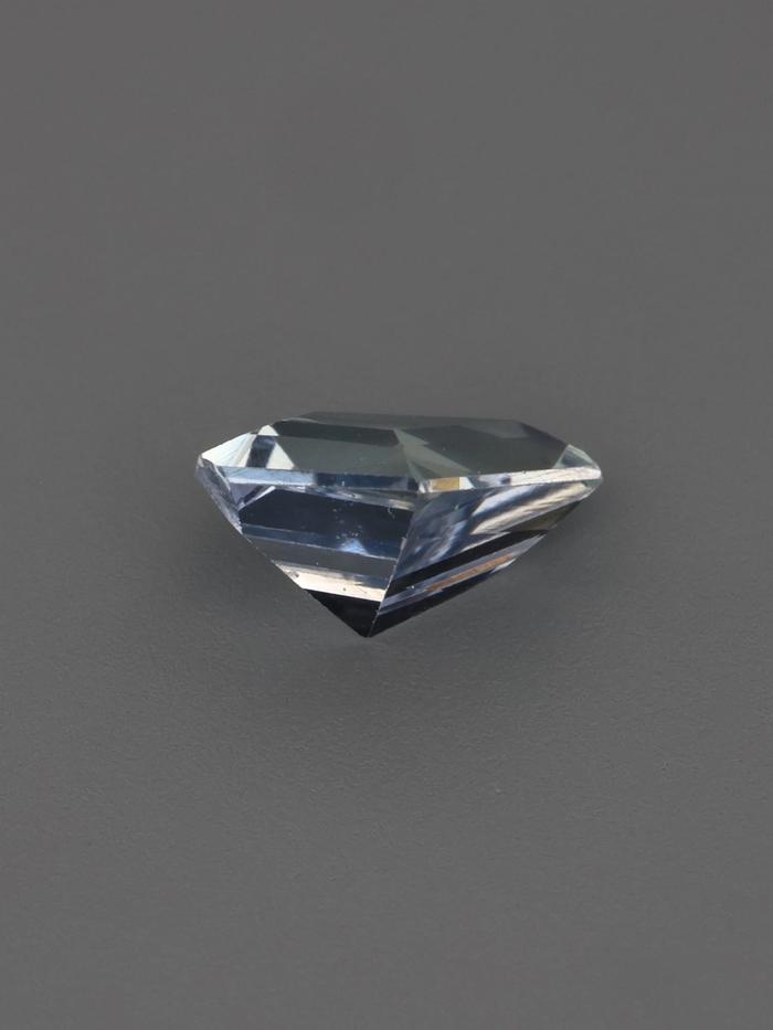 Nangi fine jewelry - blue gemstone in gold