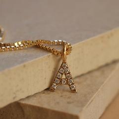 Nangi fine jewelry - white sapphire necklace in yellow gold