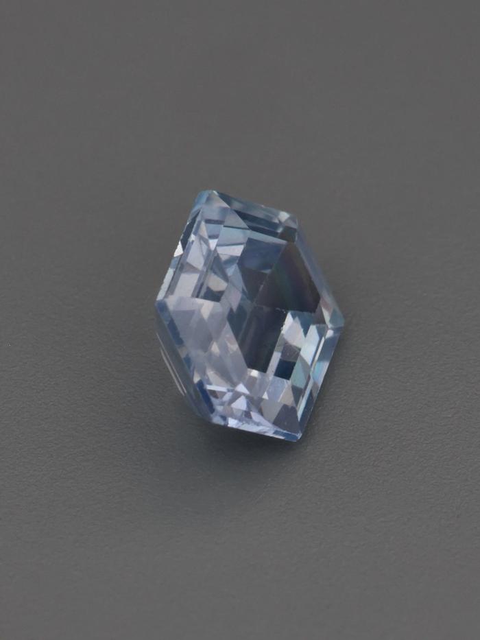 Nangi fine jewelry - blue gemstone in gold