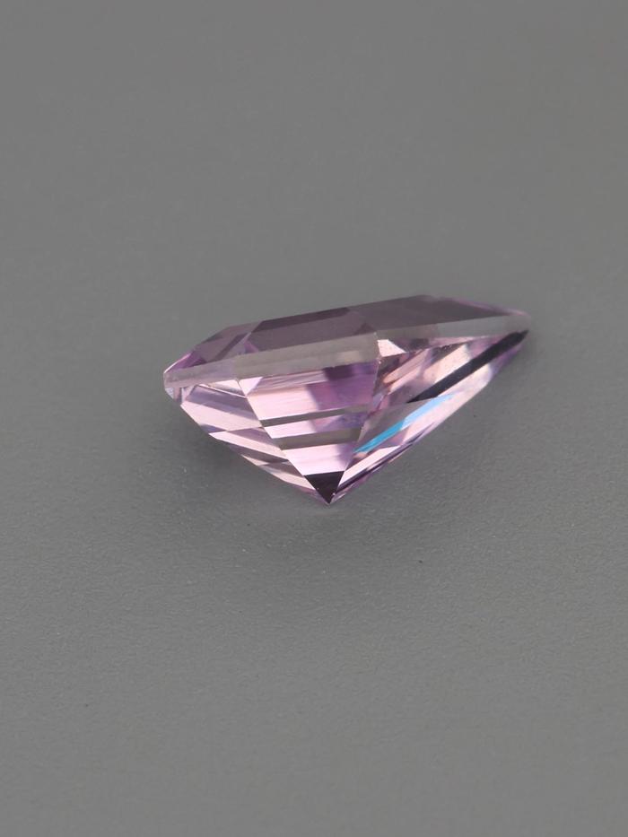 Nangi fine jewelry - pink gemstone in gold