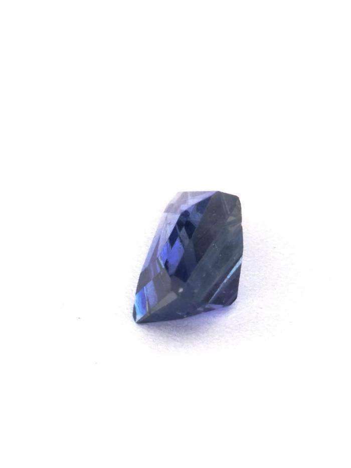 Nangi fine jewelry - purple gemstone in gold