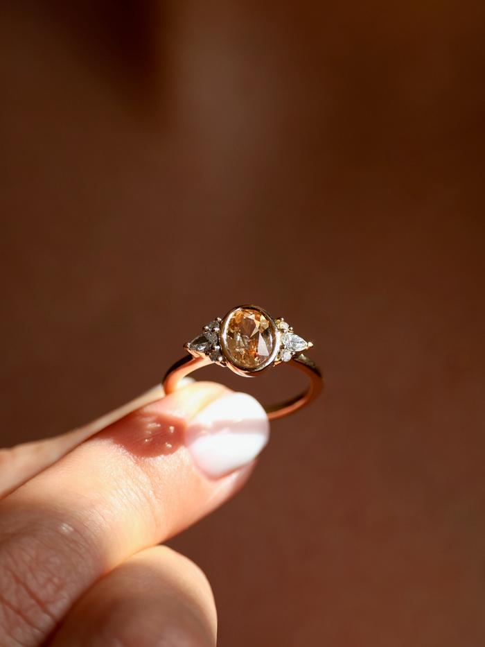 Nangi fine jewelry - orange ring in yellow gold