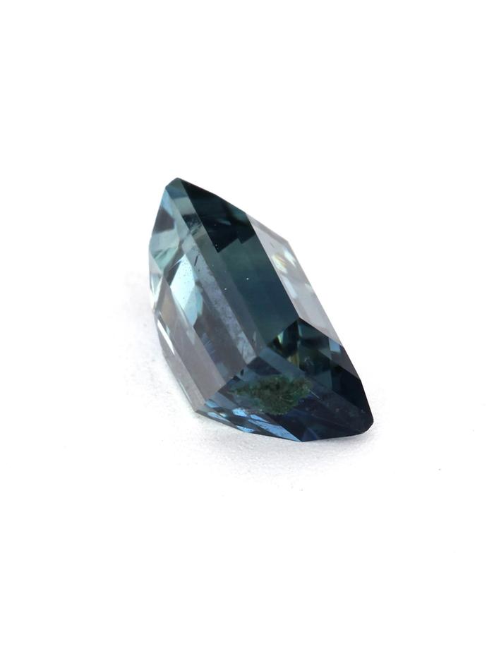 Nangi fine jewelry - blue gemstone in gold