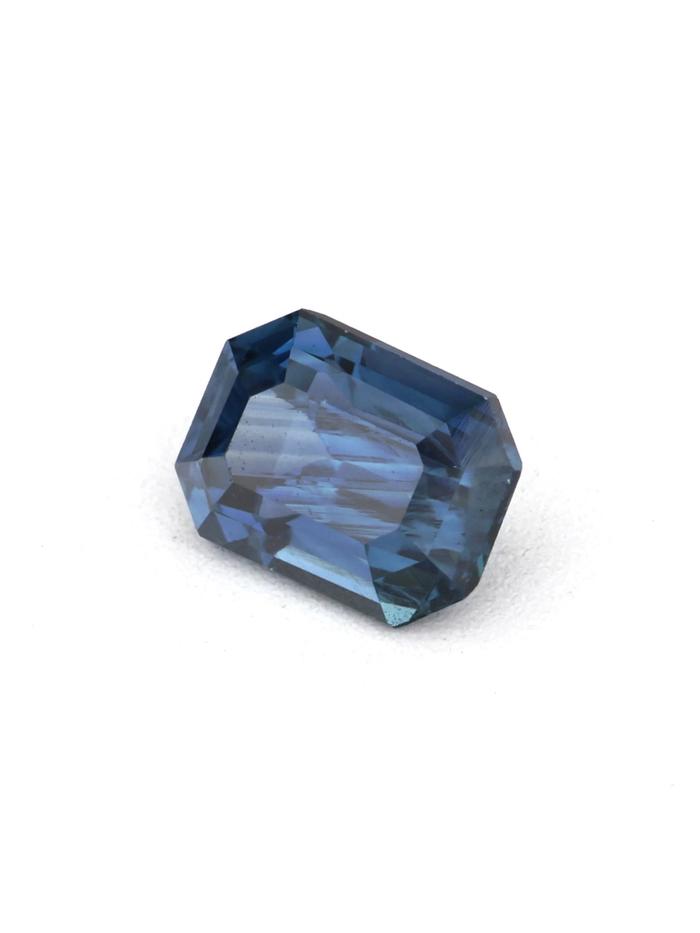 Nangi fine jewelry - blue sapphire gemstone in gold