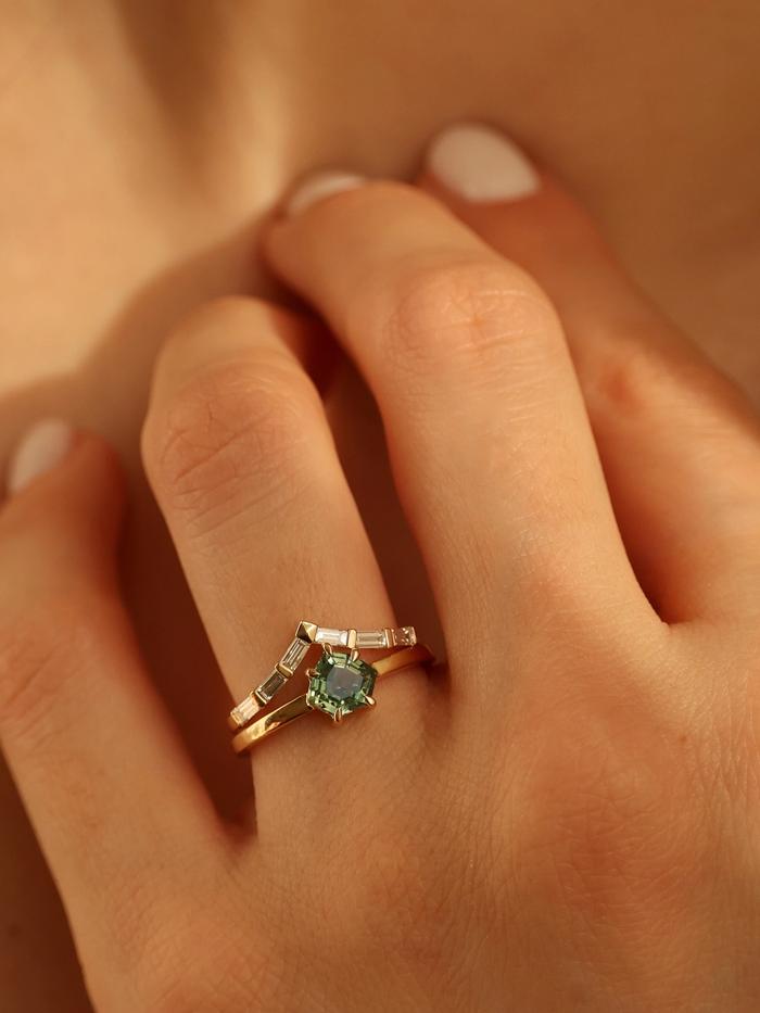 Nangi fine jewelry - green ring in yellow gold