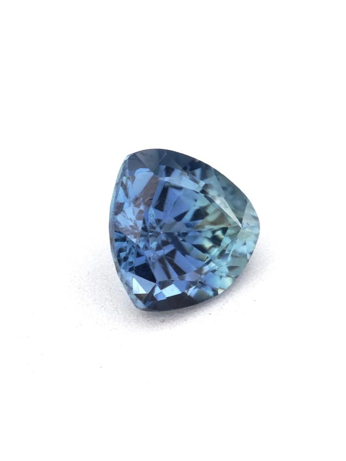 Nangi fine jewelry - blue gemstone in gold