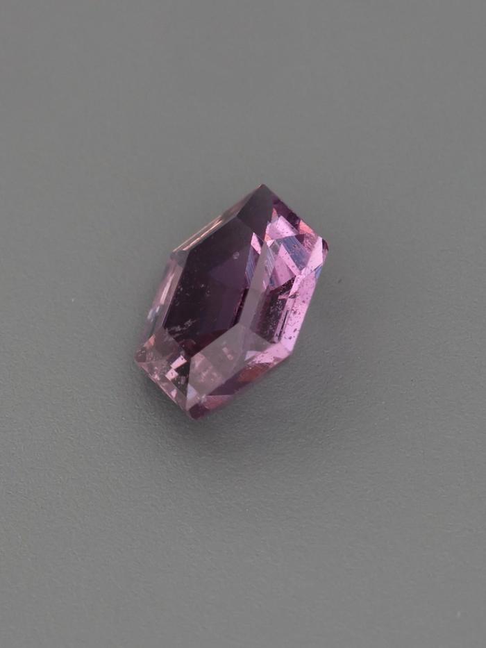 Nangi fine jewelry - pink gemstone in gold