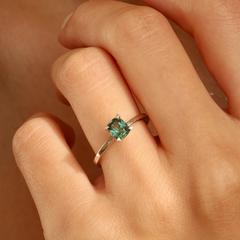 Nangi fine jewelry - teal / Peacock sapphire ring in white gold