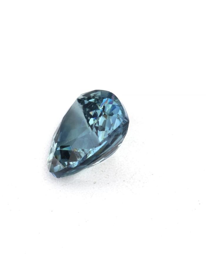 Nangi fine jewelry - teal / Peacock gemstone in gold