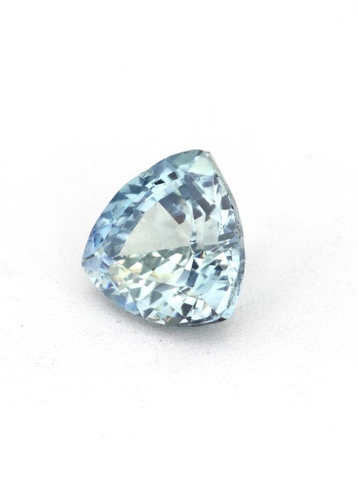 Nangi fine jewelry - blue gemstone in gold