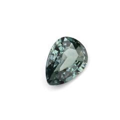 Nangi fine jewelry - green gemstone in gold